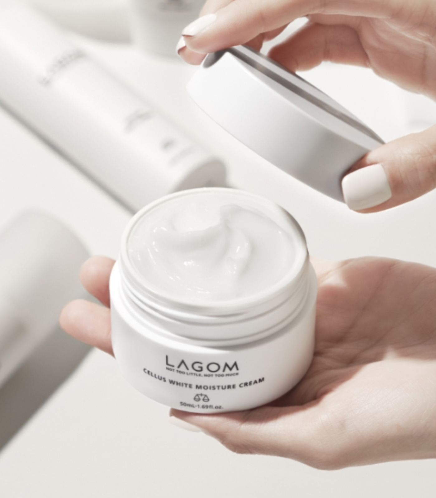 White Moisture Cream